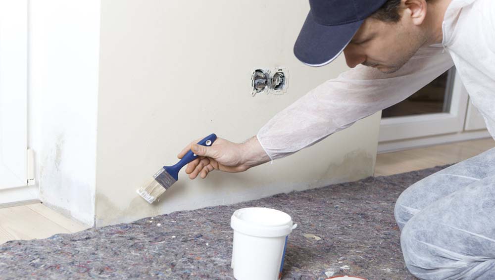 Pintar las paredes no es la solución para la humedad por capilaridad